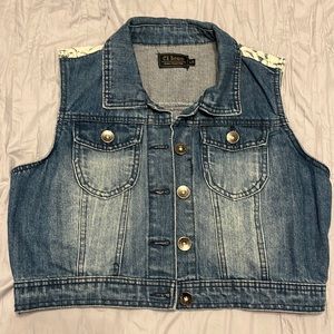 Denim cropped vest w/lace